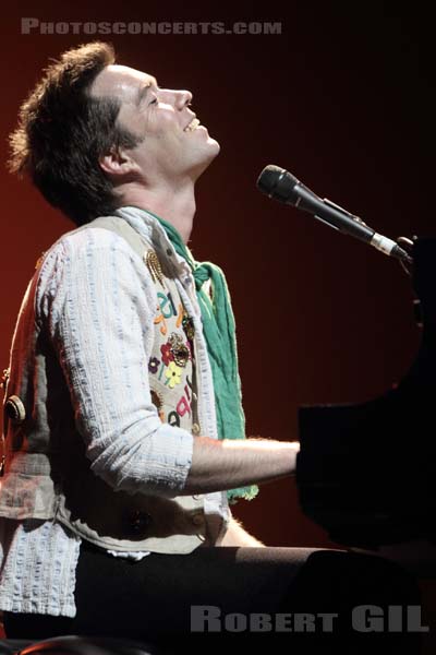 RUFUS WAINWRIGHT - 2010-05-03 - PARIS - Theatre Mogador - 